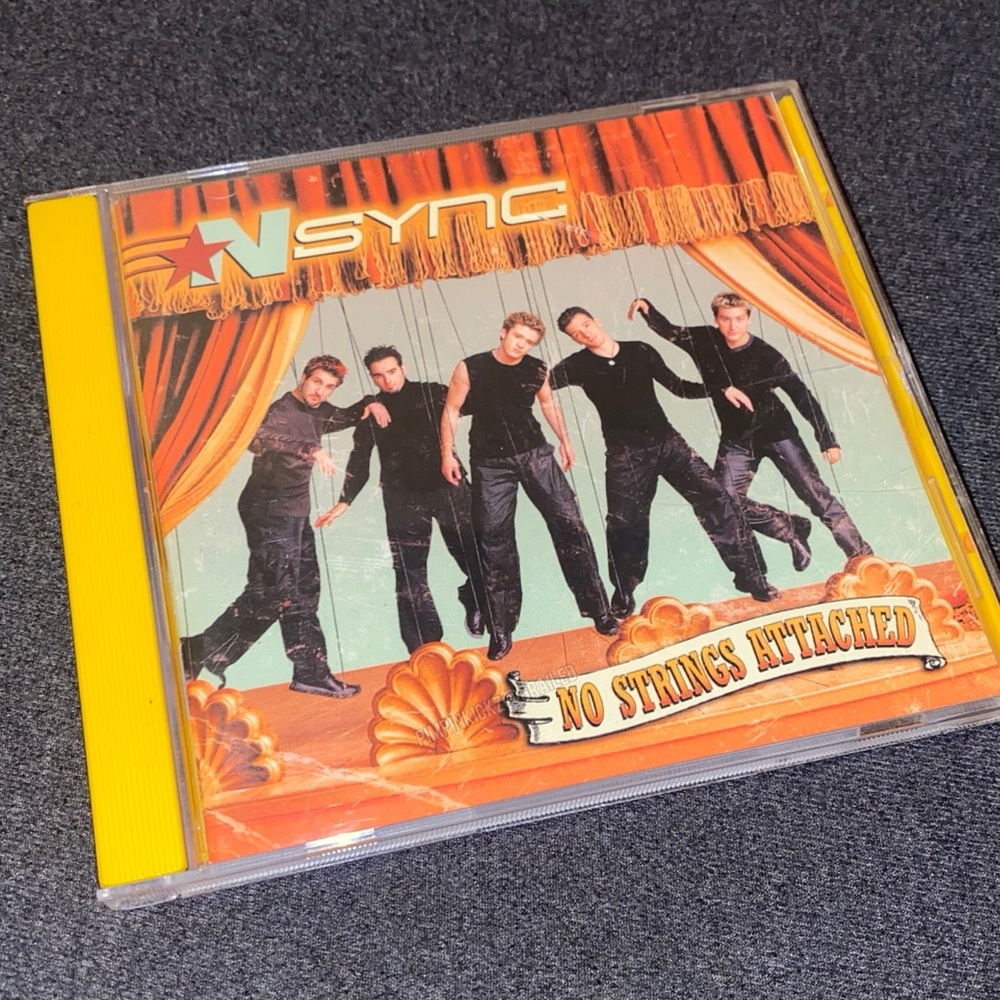 *NSYNC no strings attached album